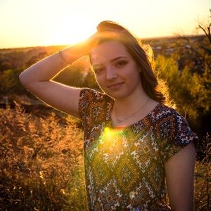 Meet your Posher, Dakota